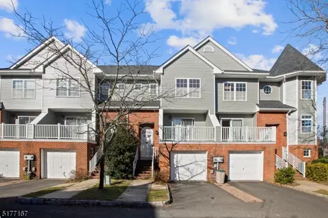 11 Cottage Ct, Berkeley Heights, NJ 07922