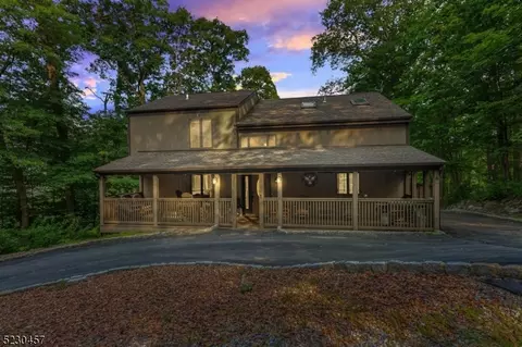 5 Halls Hl, Sussex, NJ 07461
