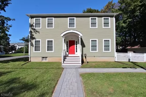 9 Howard St, Milltown, NJ 08850