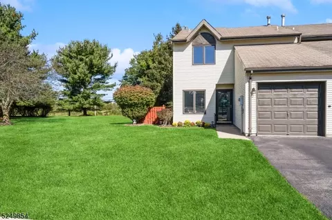 6 Plum Ct, Flemington, NJ 08822