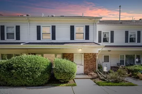 25 Wareham Ct, Scotch Plains, NJ 07076