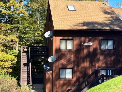3 Winter Park Dr UNIT 6, Vernon, NJ 07462