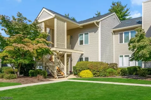 15 Troon Ter, Annandale, NJ 08801