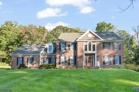 9 Alexandra Ln, Washington Twp, NJ 07853