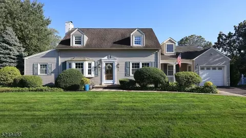 26 Mali Dr, North Plainfield, NJ 07062