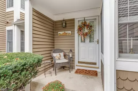 4 Brookside Ln, Bedminster, NJ 07921 photo 2