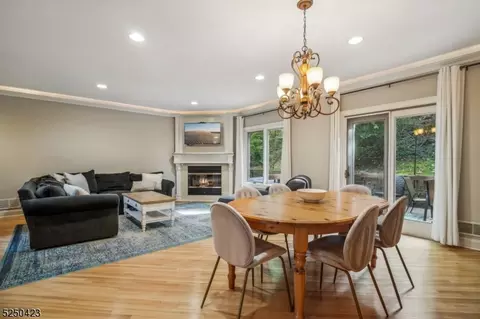 24 Andrea Dr, Caldwell, NJ 07006