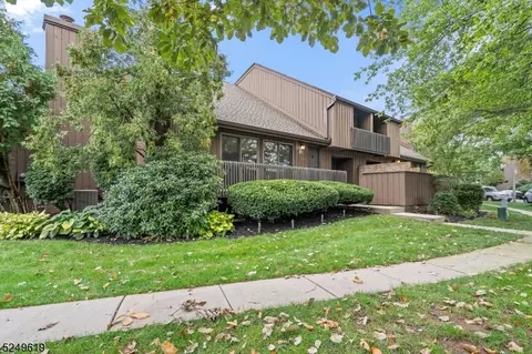 186 Kingsberry Dr, Somerset, NJ 08873