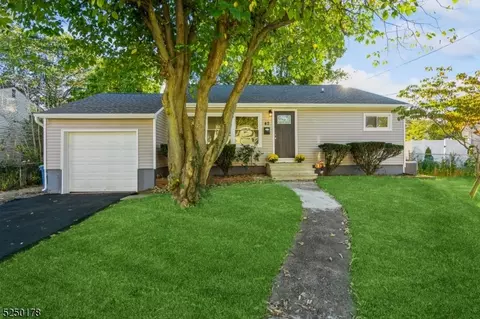 42 Arden St, Franklin Twp, NJ 08873