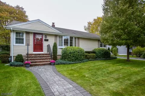 12 Mekeel Dr, Roxbury Twp, NJ 07876
