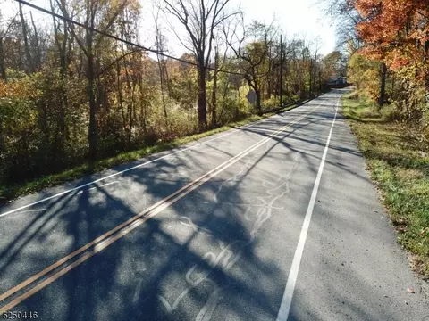 527 Kemah Lake Rd, Frankford Twp, NJ 07826
