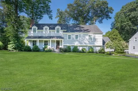 47 Tanglewood Dr, Summit, NJ 07901