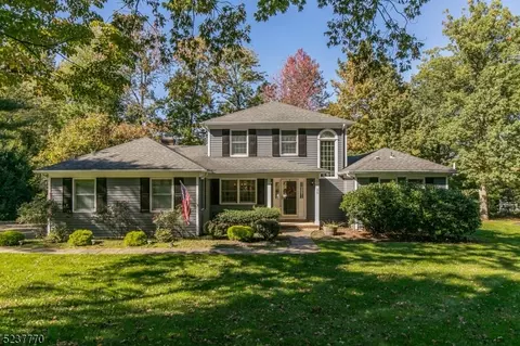 35 Hickory Dr, Basking Ridge, NJ 07920