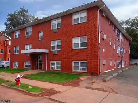 100 Luttgen Pl #B4, Linden, NJ 07036