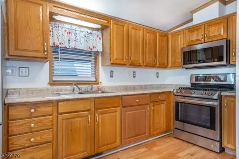 52 Ambassador Dr, Wayne, NJ 07470 photo 10