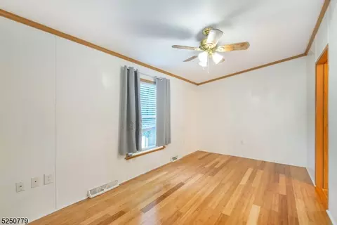 52 Ambassador Dr, Wayne, NJ 07470 photo 13