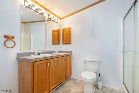 52 Ambassador Dr, Wayne, NJ 07470 photo 17