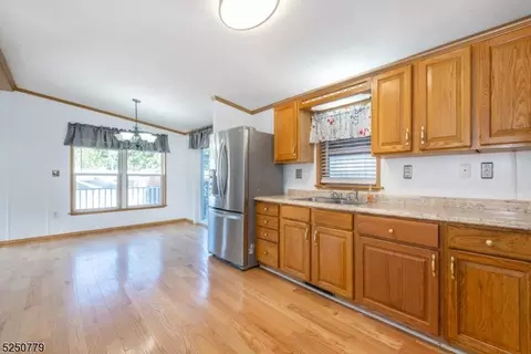 52 Ambassador Dr, Wayne, NJ 07470 photo 9
