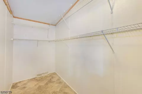 52 Ambassador Dr, Wayne, NJ 07470 photo 15