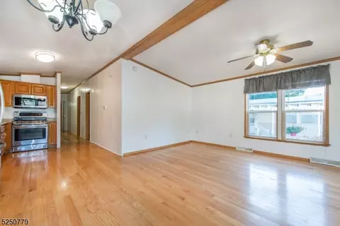 52 Ambassador Dr, Wayne, NJ 07470 photo 5
