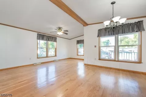 52 Ambassador Dr, Wayne, NJ 07470 photo 4