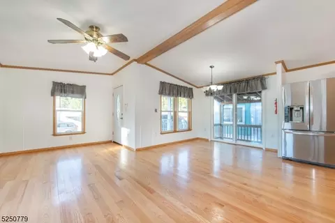 52 Ambassador Dr, Wayne, NJ 07470 photo 2