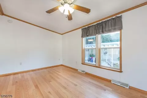 52 Ambassador Dr, Wayne, NJ 07470 photo 3