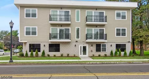 543 E 2nd St, Bound Brook, NJ 08805