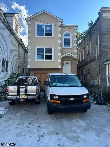 47 Breckenridge Ter, Irvington, NJ 07111