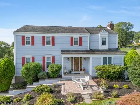 2 Crest Rd, Hanover, NJ 07927