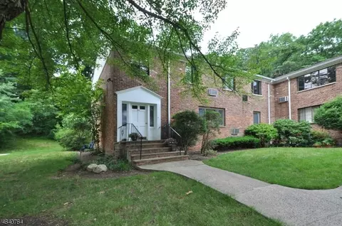 30 A Troy Dr, Springfield, NJ 07081