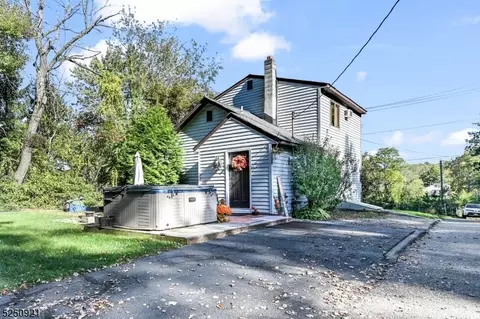 18 Stainsby Rd, West Milford Twp, NJ 07421