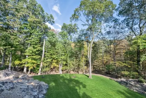 560 Indian Rd, Wayne, NJ 07470 photo 31