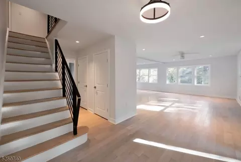 560 Indian Rd, Wayne, NJ 07470 photo 5