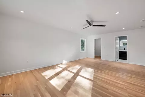 560 Indian Rd, Wayne, NJ 07470 photo 19