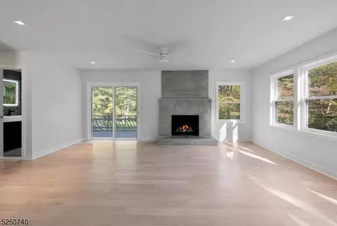 560 Indian Rd, Wayne, NJ 07470 photo 8