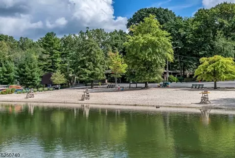 560 Indian Rd, Wayne, NJ 07470 photo 45