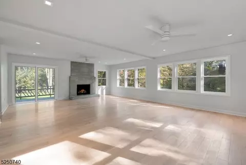 560 Indian Rd, Wayne, NJ 07470 photo 6