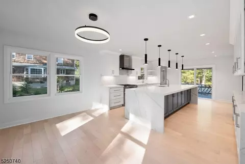 560 Indian Rd, Wayne, NJ 07470 photo 9