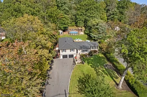66 Lincoln St, East Hanover, NJ 07936