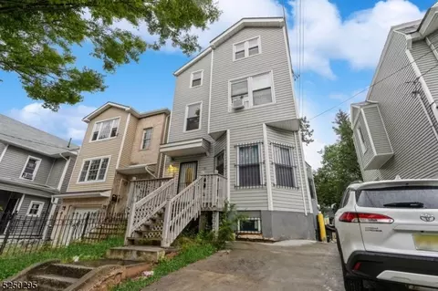 227 N 6th St #2, Newark, NJ 07107