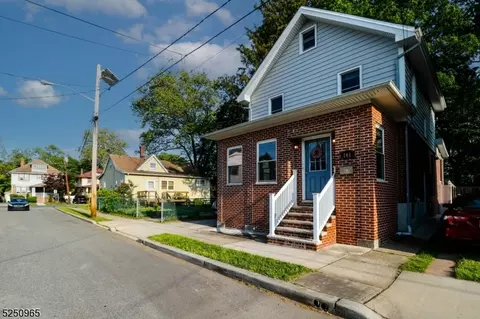 141 Valentine Pl, Woodbridge Twp, NJ 07095