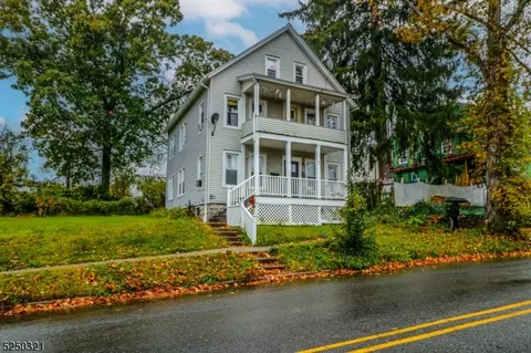 64 Trinity St, Newton, NJ 07860