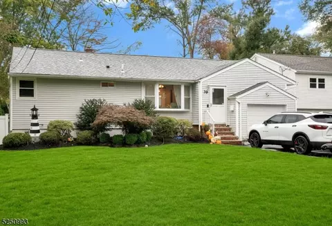 39 Lake Shore Dr, Parsippany-troy Hills Twp, NJ 07034
