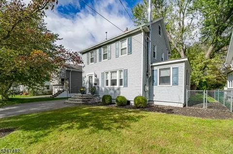 61 Maple Ave, Morris Plains, NJ 07950