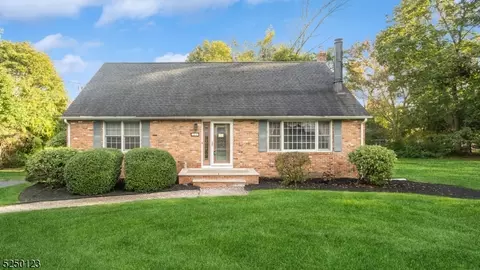 31 Wilstow Rd, Mount Olive, NJ 07828