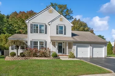 134 Cornflower Rd, Hamilton, NJ 08620
