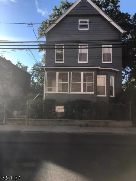 15-17 Halstead St, Newark, NJ 07106