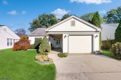 23 Finchley Ct, Southampton, NJ 08088