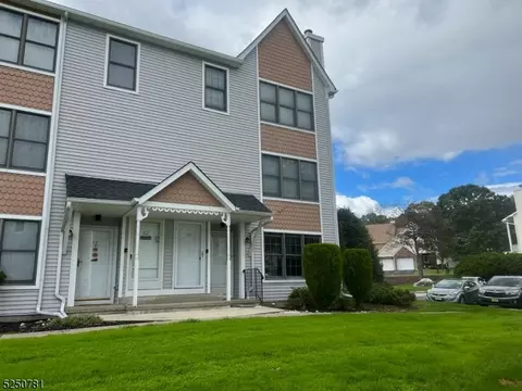 66 Heritage Ln #66, Hamburg, NJ 07419